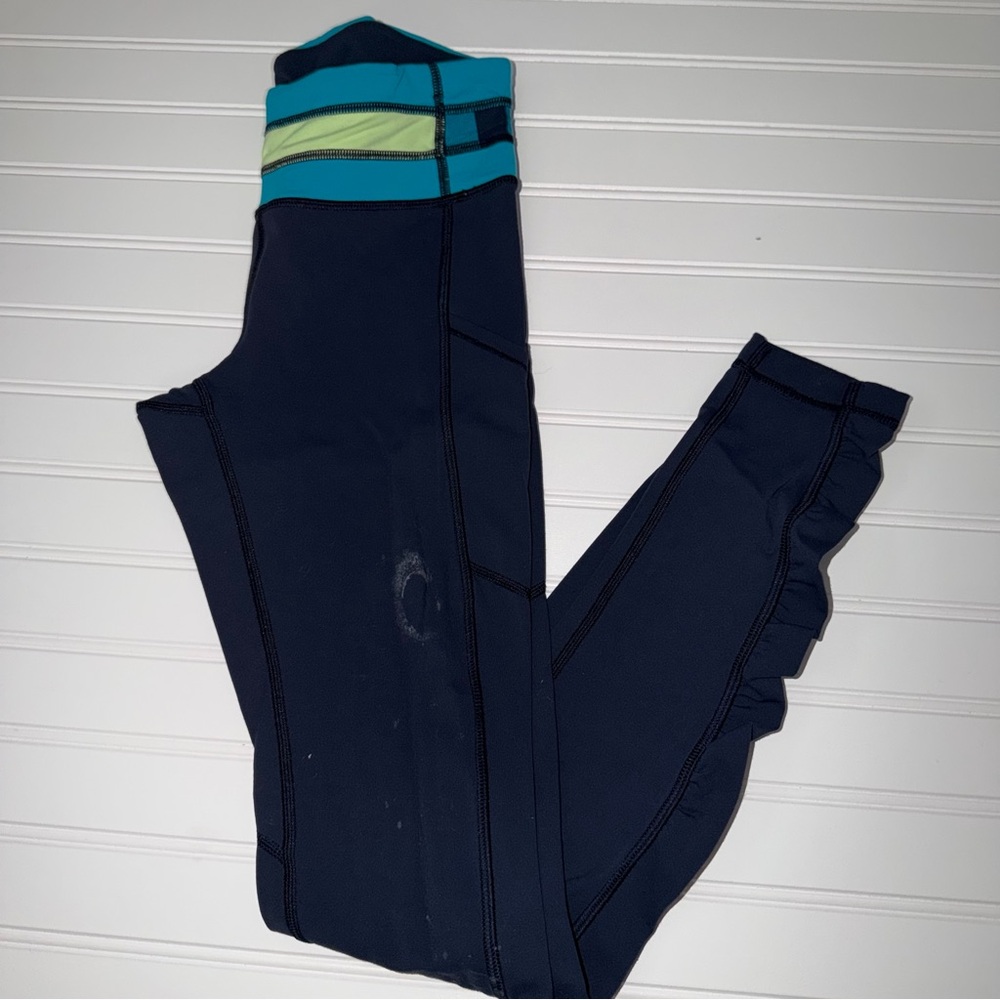 Lululemon leggings size 4